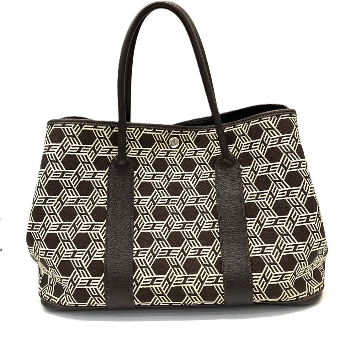 Hermes Garden PM Tote Bag, Toile Soie H, ?K stamp, Brown HERMES: --- Catalog ---Category: SizeWeight: 632g / 1.39lb.Size (HxWxD): 24cm x 36cm x 17cm / 9.44'' x 14.17'' x 6.69''Handle Length: 15cm / 5.9''Category: DesignType: Tote bagColor: BrownMaterial: Toile so