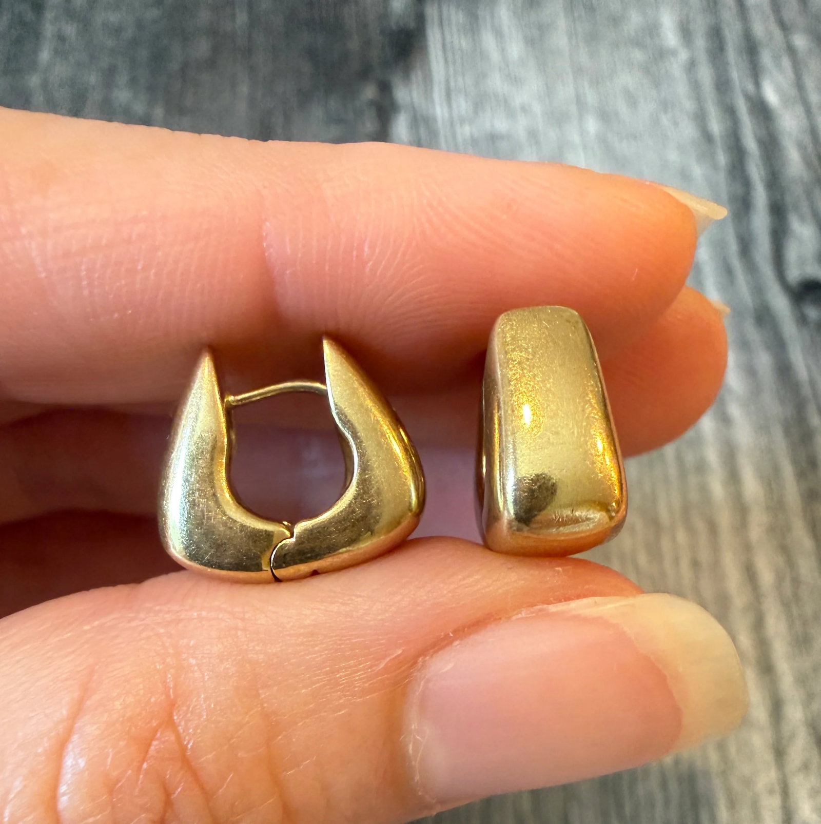 Simple 14K Yellow Gold Soft Geometric Huggie Earrings (I): Metal: 14K Yellow Gold (acid tested)Weight: 7 gramsMeasurements: 0.5 inches long Condition: In very good condition with some minor surface wear.Follow us on Instagram @alphaomegajewelry for the latest