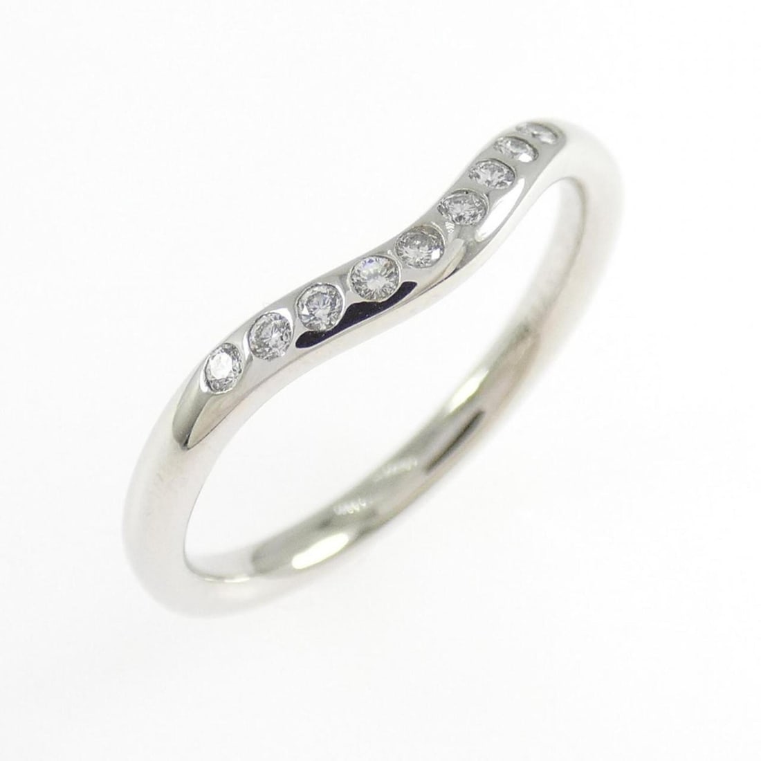 Tiffany & Co. Curved 9P Ring: --- Catalog ---Category: SizeJP Size: 9.5US Size: 5Category: DesignType: Band ringColor: PlatinumGender: WomenMaterial: Platinum 950Category: GeneralMPN: 60016941Brand: Tiffany--- Item List