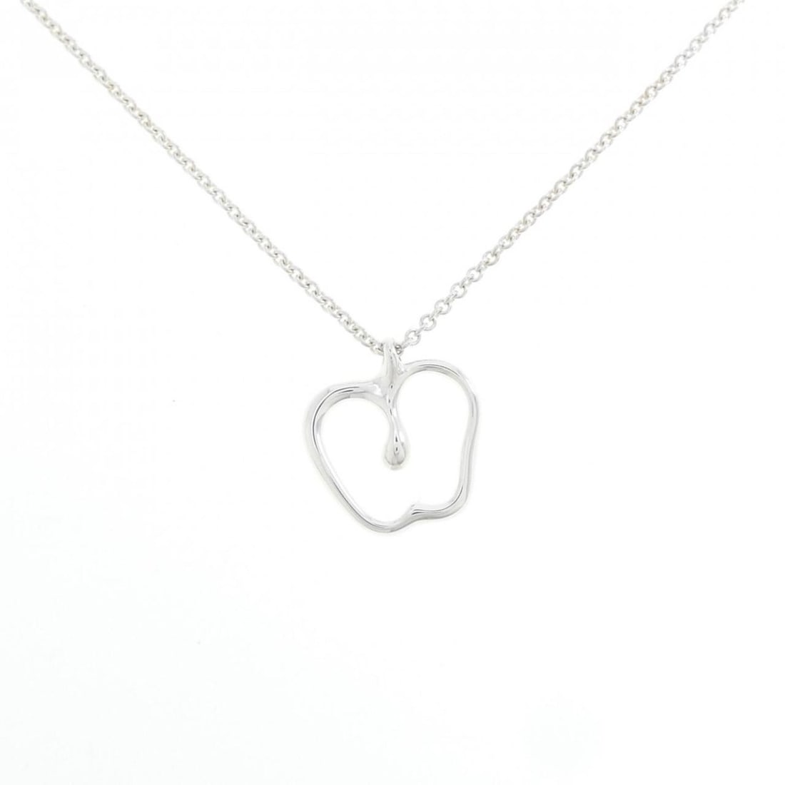 Tiffany Apple Small Necklace: --- Catalog ---Category: SizePendant Size: 17.8mm x 16.3mm / 0.7'' x 0.64''Neck Circumference: 41 cm / 16.14''Category: DesignColor: SilverGender: WomenMaterial: Silver 925Pendant Type: