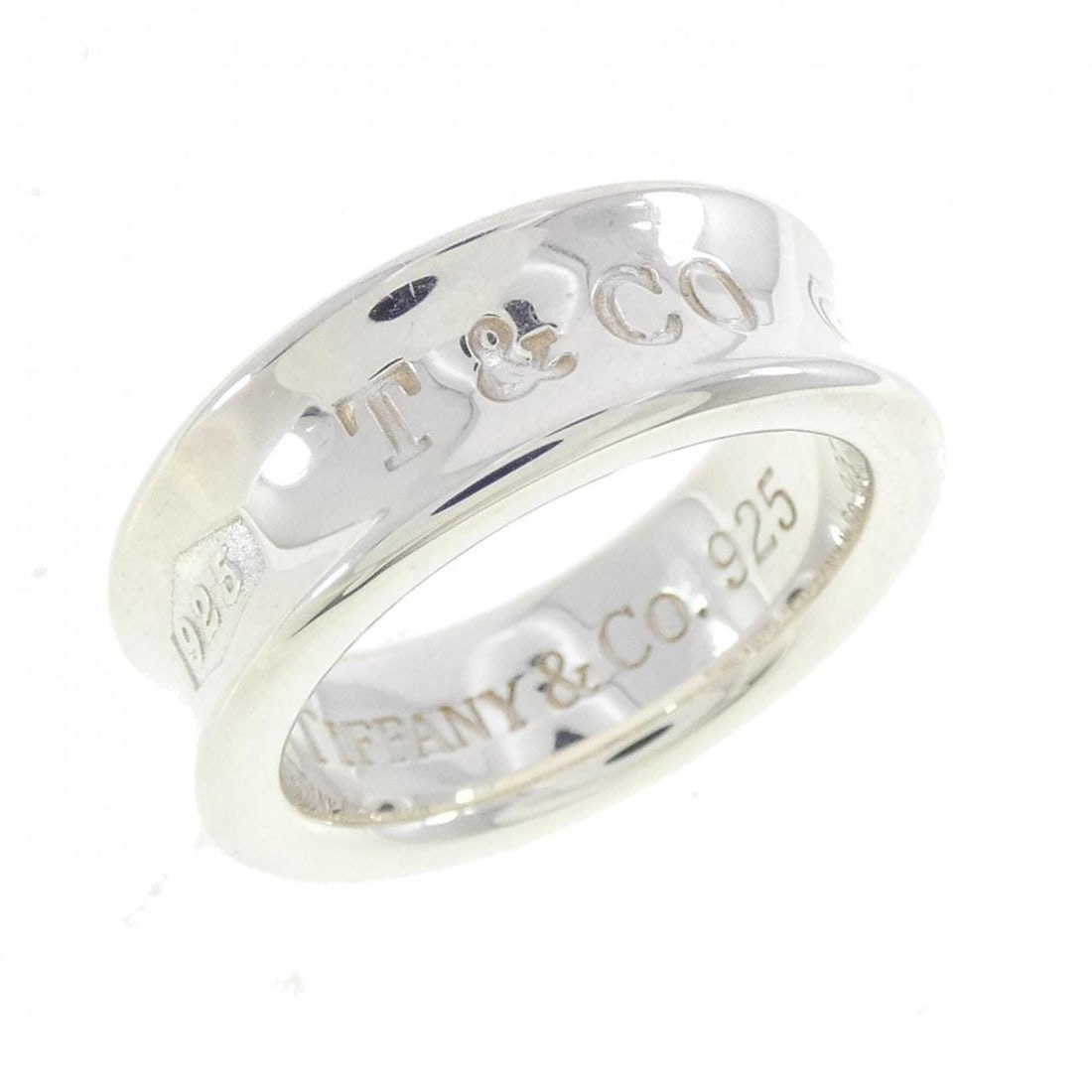 Tiffany 1837 Ring: --- Catalog ---Category: SizeJP Size: 10US Size: 5.5Category: DesignType: Band ringGender: WomenMaterial: Silver 925Category: GeneralBrand: Tiffany--- Item List ---Section: ConditionRanking: Rank SA