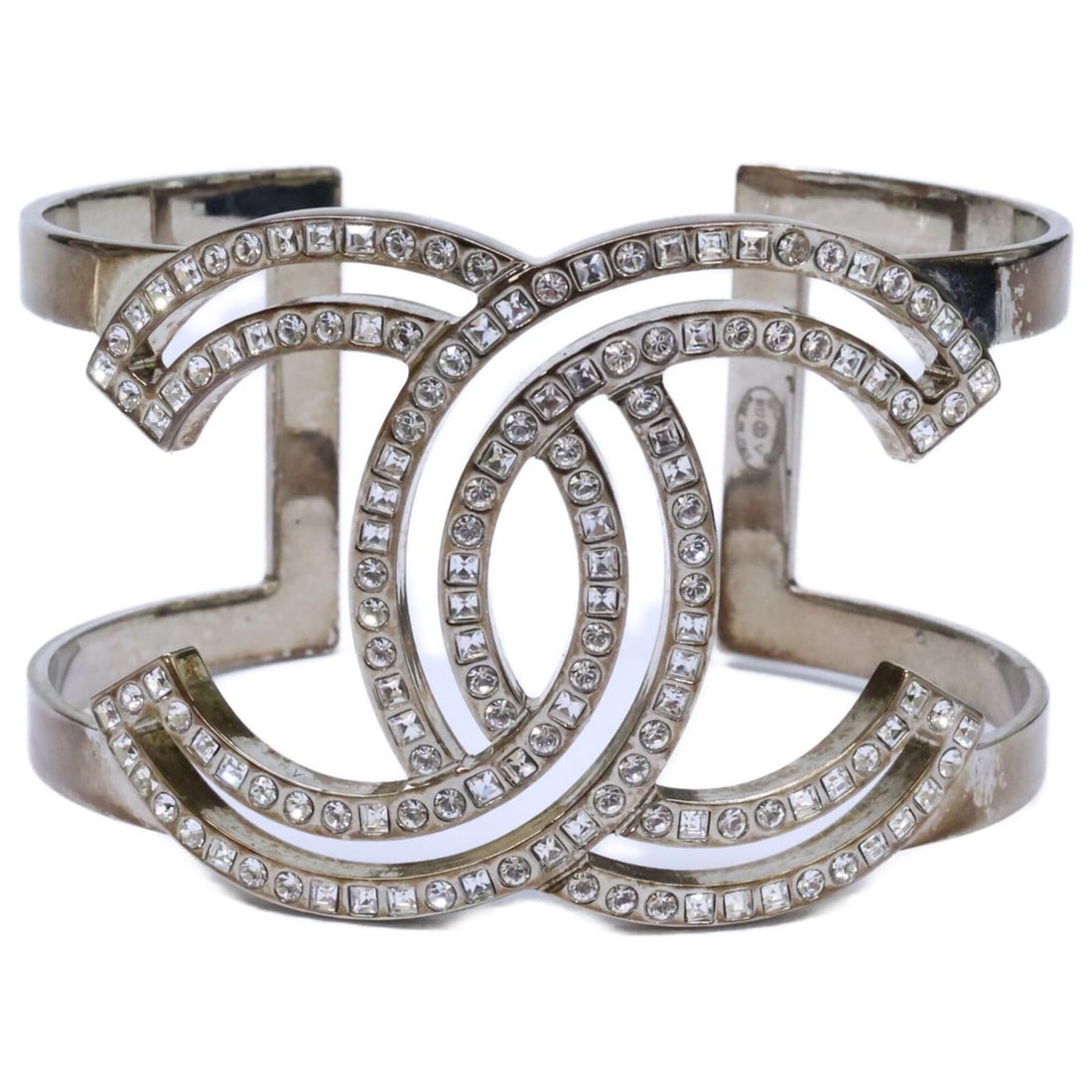 CHANEL B17V Rhinestone Coco Mark Bangle, Silver, Women's: --- Catalog ---Category: SizeLength: 16.5cm / 6.49''Category: DesignType: BangleColor: SilverGender: WomenMaterial: MetalCategory: GeneralBrand: Chanel--- Item List ---Section: ConditionRanking: Rank 