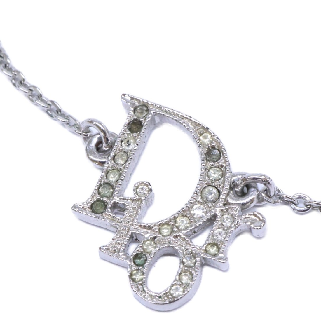 Christian Dior rhinestone logo top chain bracelet, silver, for women.: --- Catalog ---Category: SizeLength: 20.5cm / 8.07''Category: DesignType: Charm braceletColor: SilverGender: WomenMaterial: MetalCategory: GeneralBrand: Christian Dior--- Item List ---Section: Conditi