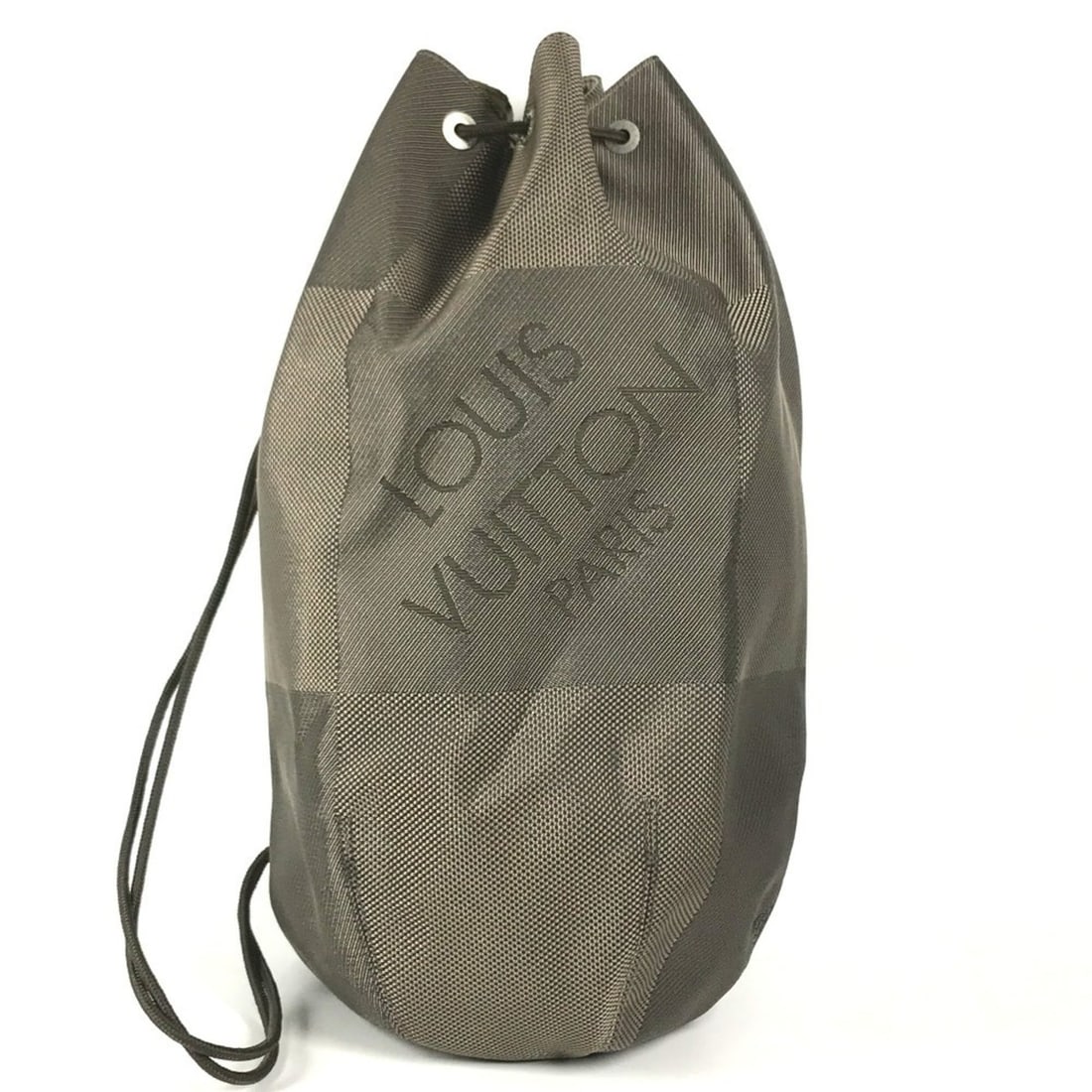 LOUIS VUITTON M93013 Damier Geant Matero PM Shoulder Bag, Drawstring Canvas, Men's & Women's, Tail: --- Catalog ---Category: SizeSize (HxWxD): 44cm x 34cm x 19cm / 17.32'' x 13.38'' x 7.48''Category: DesignType: Shoulder bagColor: Earth, KhakiGender: Men,WomenMaterial: Damier Geant , Canvas Category