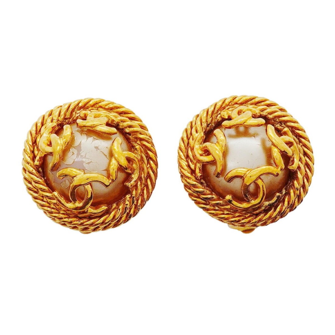 Chanel Earrings, Coco Mark Circle, GP Plated, Faux Pearl, Gold, Women's: --- Catalog ---Category: SizeSize (HxWxD): 25.30mm x 25.30mm / 1.00'' x 1.00''Category: DesignType: Clip earringsColor: GoldGender: WomenMaterial: Gold platingCategory: GeneralBrand: Chanel--- Item Li