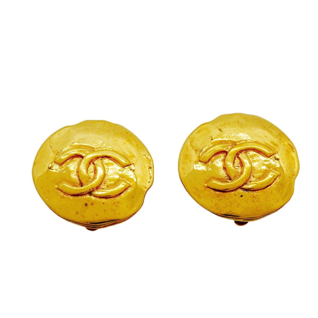 Chanel earrings, Coco Mark, GP plated, gold, women's.: --- Catalog ---Category: SizeSize (HxWxD): 25.10mm x 25.50mm / 0.99'' x 1.00''Category: DesignType: Clip earringsColor: GoldGender: WomenMaterial: Gold platingCategory: GeneralBrand: Chanel--- Item Li