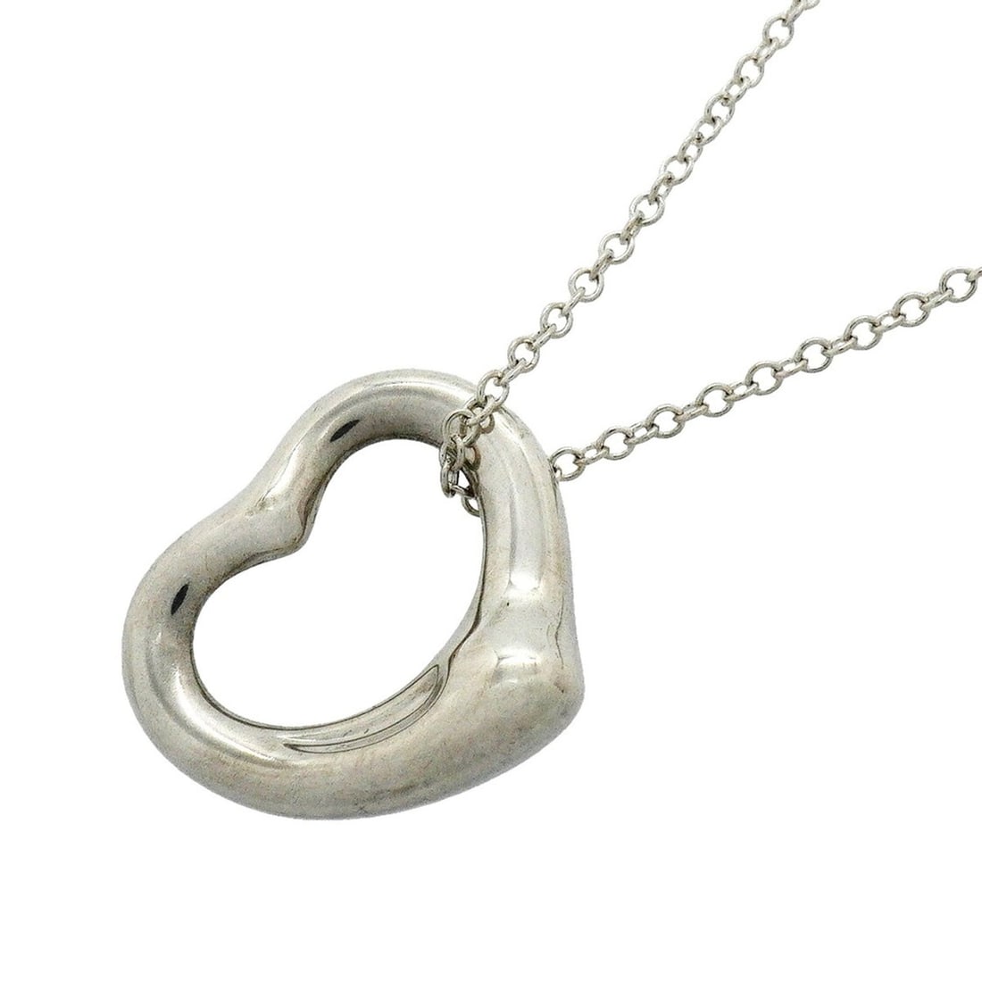 Tiffany & Co. Heart Necklace, Sterling Silver 925, Women's, P3501508: --- Catalog ---Category: SizePendant Size: 14.2mm x 15.9mm / 0.55'' x 0.62''Neck Circumference: 41 cm / 16.14''Category: DesignGender: WomenMaterial: Silver 925Necklace Type: NecklaceCategory: General