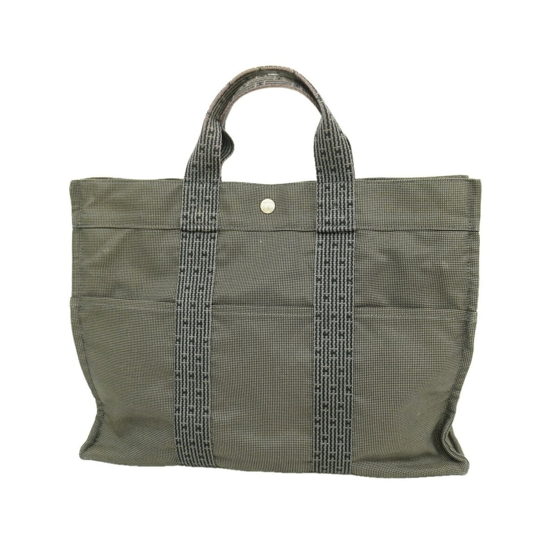 Hermes Herline MM Nylon Tote Bag, Gray, for Men and Women: --- Catalog ---Category: SizeSize (HxWxD): 32.5cm x 43cm x 11cm / 12.79'' x 16.92'' x 4.33''Category: DesignType: Tote bagColor: GrayGender: Men,WomenMaterial: Nylon Hardware Color: SilverCategory: Ge