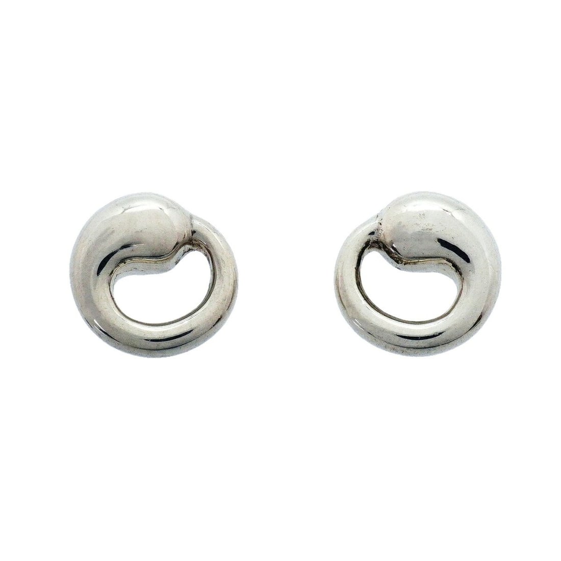 Tiffany & Co. Eternal Circle Sterling Silver Earrings for Women: --- Catalog ---Category: SizeSize (HxWxD): 11.30mm x 11.90mm / 0.44'' x 0.47''Category: DesignType: Stud earringsGender: WomenMaterial: Silver 925Category: GeneralBrand: Tiffany--- Item List ---Sectio