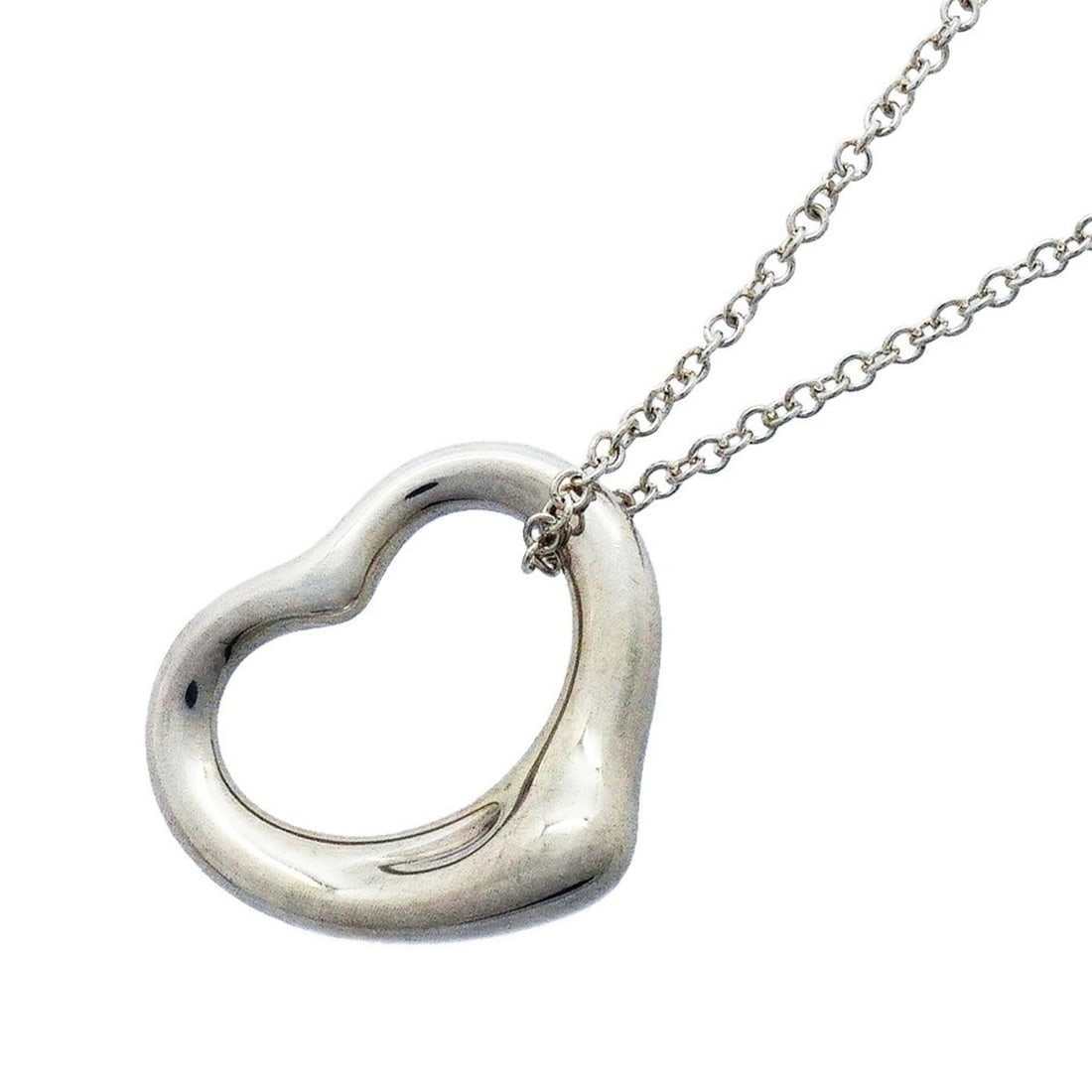 Tiffany & Co. Heart Necklace, Sterling Silver 925, Women's: --- Catalog ---Category: SizePendant Size: 13.6mm x 15.5mm / 0.53'' x 0.61''Neck Circumference: 41.5 cm / 16.33''Category: DesignGender: WomenMaterial: Silver 925Necklace Type: NecklaceCategory: Gener