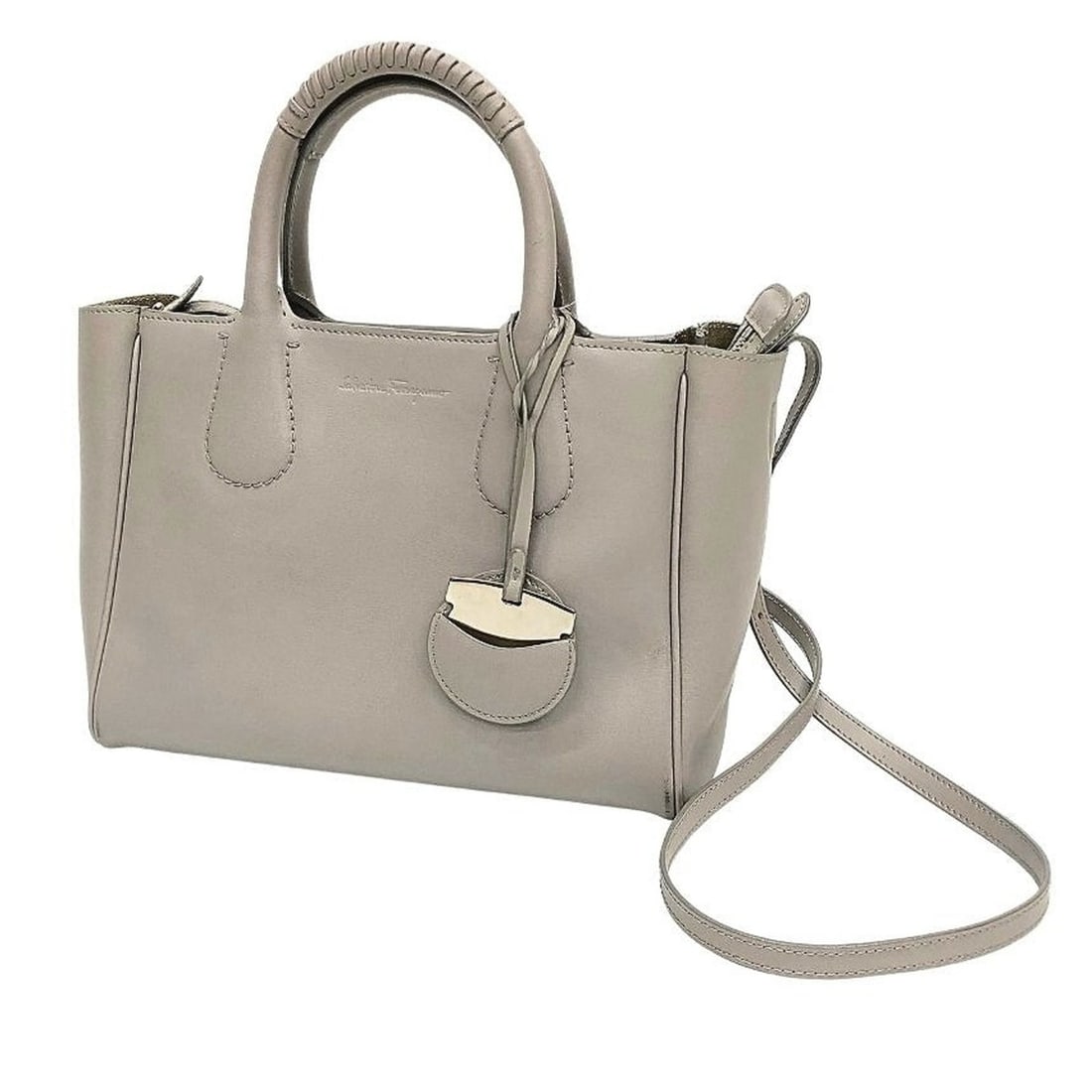 Salvatore Ferragamo Nolita Tote Bag, 2-Way Shoulder 21 E621, Gray, Women's: --- Catalog ---Category: SizeSize (HxWxD): 19cm x 25cm x 10cm / 7.48'' x 9.84'' x 3.93''Category: DesignType: Shoulder bag, Tote bagColor: GrayGender: WomenMaterial: Leather Category: GeneralBrand: Sa