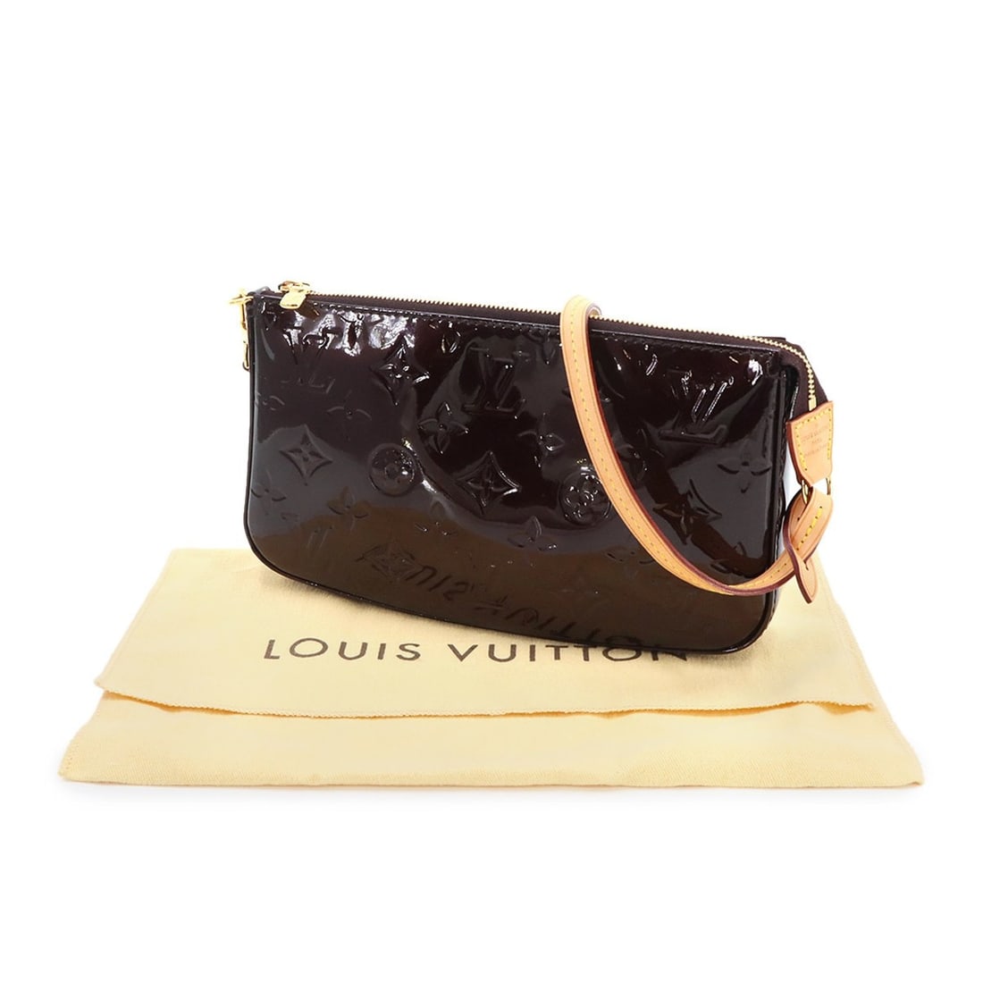 Louis Vuitton Monogram Vernis Pochette Accessoires Handbag Leather Amarante M91576: --- Catalog ---Category: SizeWeight: 175g / 6.17oz.Size (HxWxD): 13cm x 23cm x 4cm / 5.11'' x 9.05'' x 1.57''Handle Length: 49cm / 19.29''Category: DesignType: Handbag, PochetteColor: AmaranteGender: 