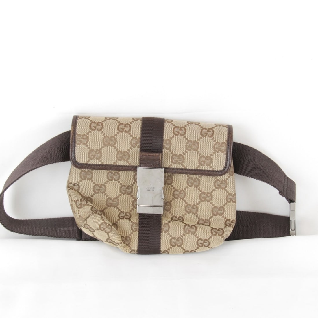 GUCCI Mini Waist Bag 131236 200047 GG Canvas Beige Women's: --- Catalog ---Category: SizeSize (HxWxD): 16cm x 19cm x 4cm / 6.29'' x 7.48'' x 1.57''Category: DesignType: Fanny packColor: BeigeGender: WomenMaterial: GG canvas Category: GeneralBrand: GucciCountry