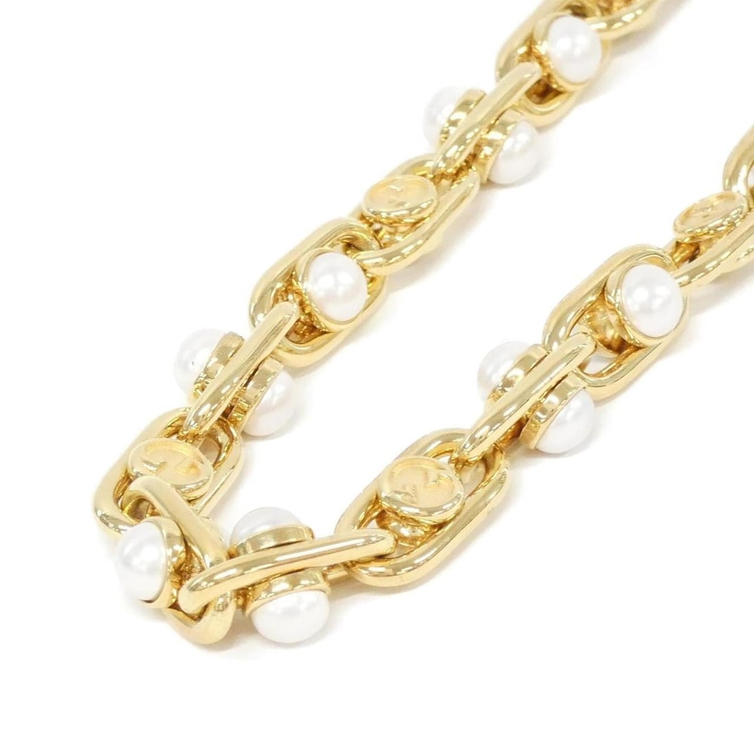 Gucci 855017 I4620 Necklace: --- Catalog ---Category: SizeNeck Circumference: 43 cm / 16.92''Category: DesignColor: White goldGender: Women,MenNecklace Type: NecklaceCategory: GeneralMPN: 855017 I4620Brand: Gucci--- Item List