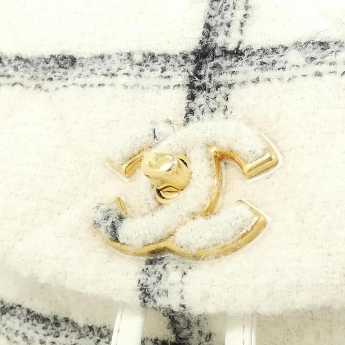 Chanel AS3615 Backpack - 4