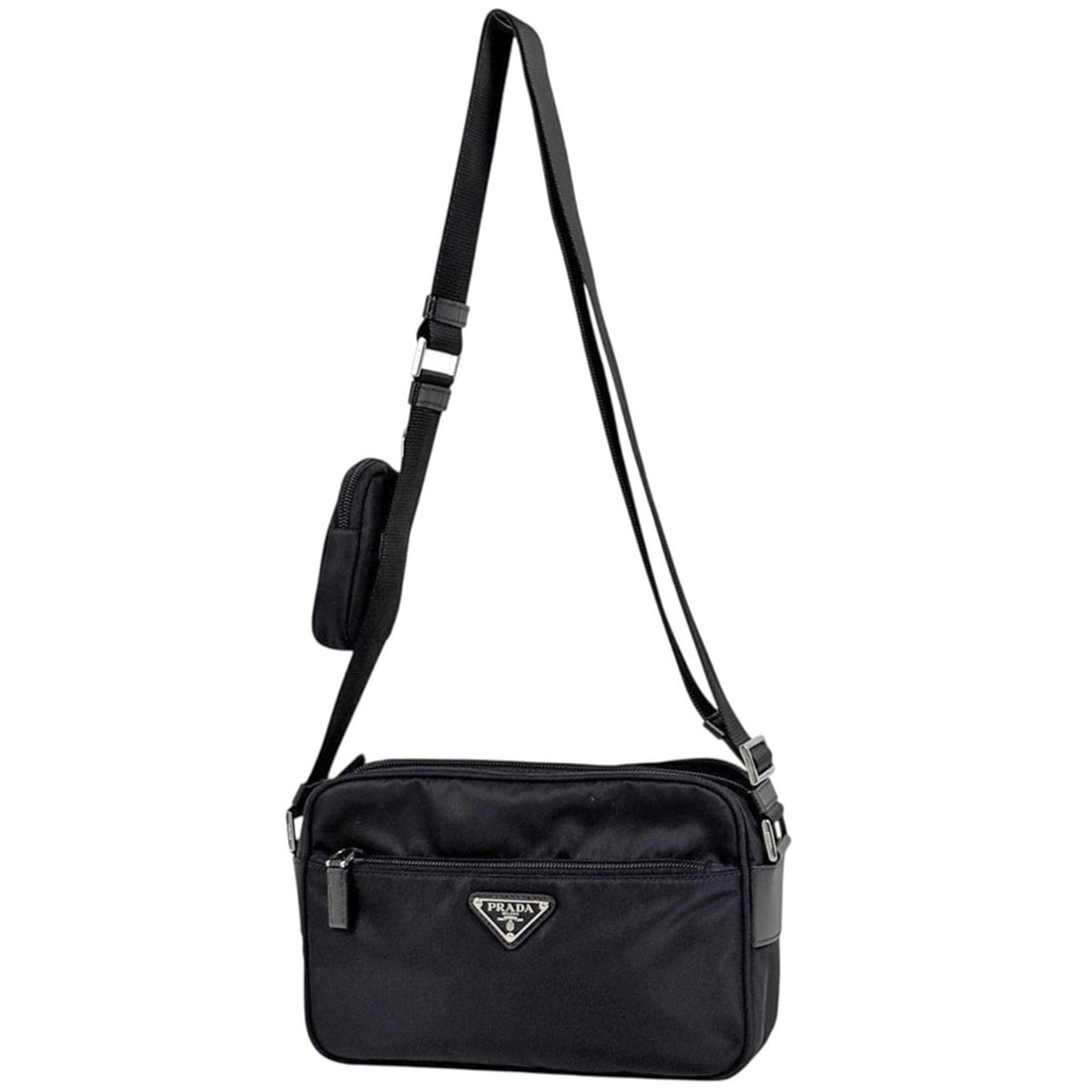 Prada PRADA Logo Plate Shoulder Bag Re-Nylon Nylon Nero (Black) 1BC167 Women's: --- Catalog ---Category: SizeSize (HxWxD): 15cm x 22cm x 7cm / 5.9'' x 8.66'' x 2.75''Category: DesignType: Shoulder bagColor: BlackGender: WomenMaterial: Nylon Category: GeneralBrand: Prada--- Item L