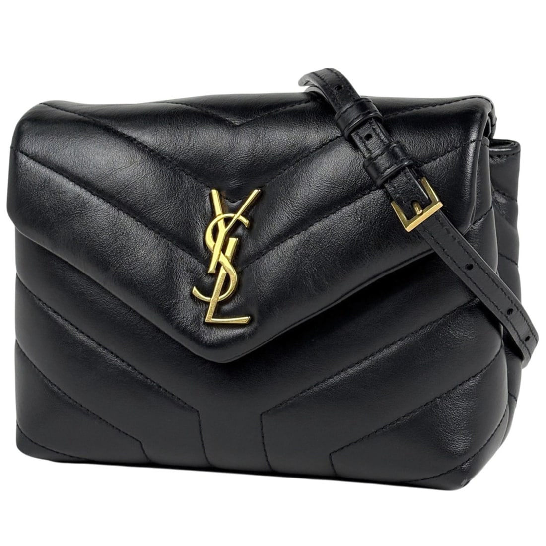 Yves Saint Laurent Lulu Toy Bag Shoulder Leather Black 678401 Women's: --- Catalog ---Category: SizeSize (HxWxD): 14cm x 18cm x 7cm / 5.51'' x 7.08'' x 2.75''Category: DesignType: Shoulder bagColor: BlackGender: WomenMaterial: Leather Category: GeneralBrand: Yves Saint L