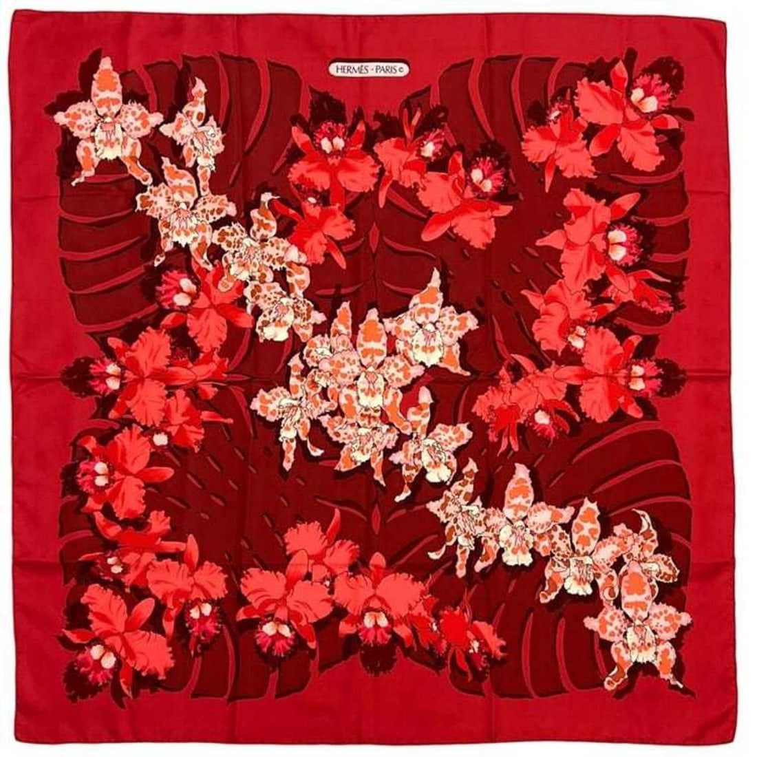 Hermes scarf/muffler, Carre 90 (large size), silk, red, women's.: --- Catalog ---Category: SizeSize (LxW): 91cm x 90cm / 35.82'' x 35.43''Category: DesignType: ScarfColor: Red colorGender: WomenMaterial: Silk Category: GeneralBrand: HermesCountry of Origin: France--