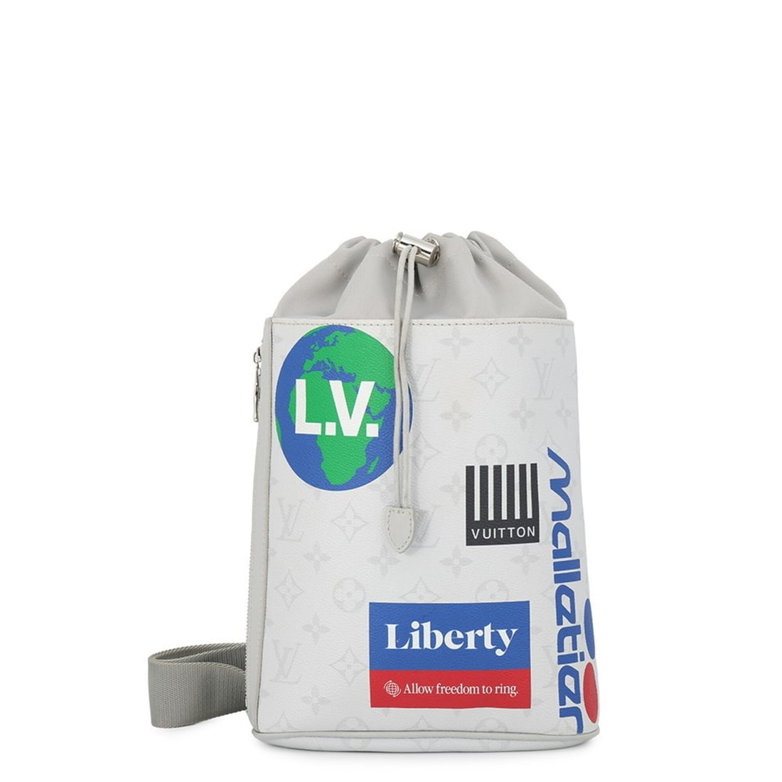 Louis Vuitton Monogram White Chalk Sling Bag M44629 LOUIS VUITTON Men's Handbag: --- Catalog ---Category: SizeWeight: 430g / 15.16oz.Size (HxWxD): 23.5cm x 20cm x 8cm / 9.25'' x 7.87'' x 3.14''Strap Length: 83cm - 113cm / 32.67'' - 44.48''Category: DesignType: Sling bagColor: Blan