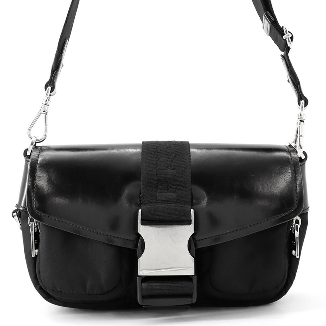 Prada Shoulder Bag Re-Nylon Nylon Brushed Leather 1BD295 PRADA Black Handbag: --- Catalog ---Category: SizeWeight: 540g / 1.19lb.Size (HxWxD): 15cm x 22cm x 5cm / 5.9'' x 8.66'' x 1.96''Strap Length: 87cm - 133cm / 34.25'' - 52.36''Category: DesignType: Handbag, Shoulder bagCol