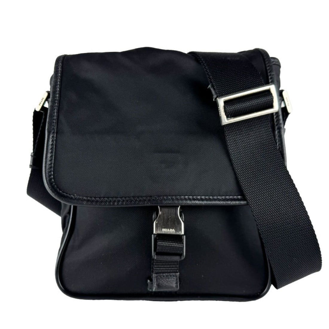 Prada PRADA Shoulder Bag, Nylon, Black, Men's & Women's, z10832: --- Catalog ---Category: SizeSize (HxWxD): 22cm x 19cm x 8cm / 8.66'' x 7.48'' x 3.14''Category: DesignType: Shoulder bagColor: BlackGender: Men,WomenMaterial: Nylon Category: GeneralBrand: PradaCount