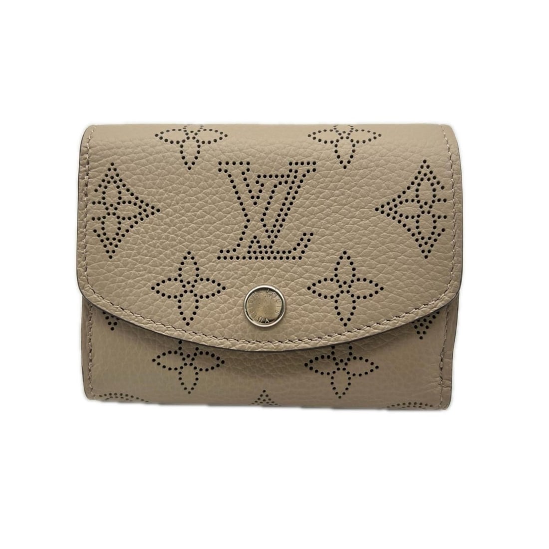 LOUIS VUITTON Mahina Portefeuille Iris XS Galet M82437 Tri-fold Wallet Beige Calf Leather Women's: --- Catalog ---Category: SizeWeight: 96g / 3.38oz.Size (HxWxD): 7cm x 10cm x 2.5cm / 2.75'' x 3.93'' x 0.98''Category: DesignType: Wallet (tri-fold)Color: BeigeGender: WomenClosure: Button, Snap faste