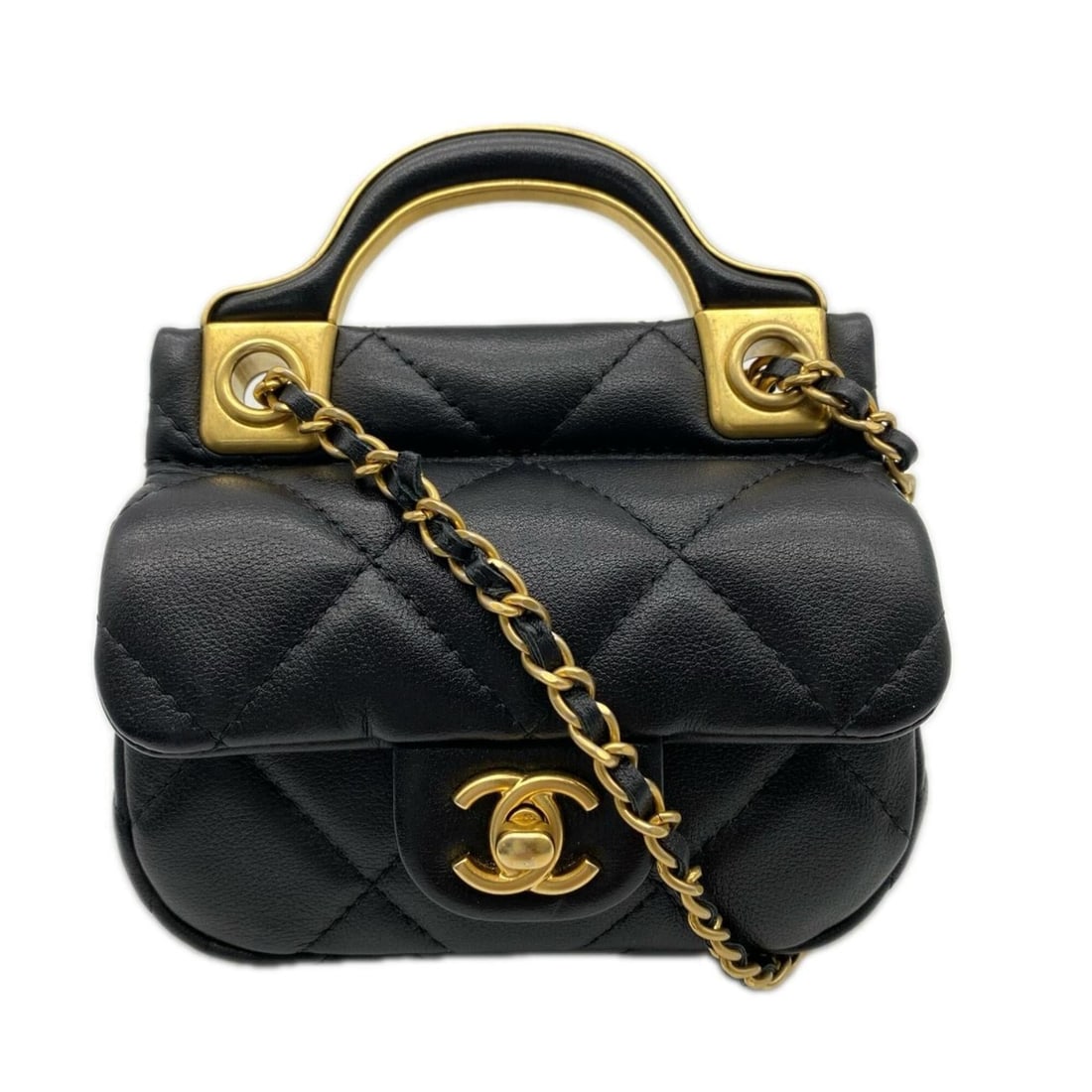 CHANEL Matelassé Mini Chain Wallet AP2271 Shoulder Bag, Black Lambskin, Women's: --- Catalog ---Category: SizeSize (HxWxD): 10cm x 11cm x 3cm / 3.93'' x 4.33'' x 1.18''Category: DesignType: Chain/Shoulder walletColor: BlackGender: WomenMaterial: Leather Leather/Fur Type: LambskinC