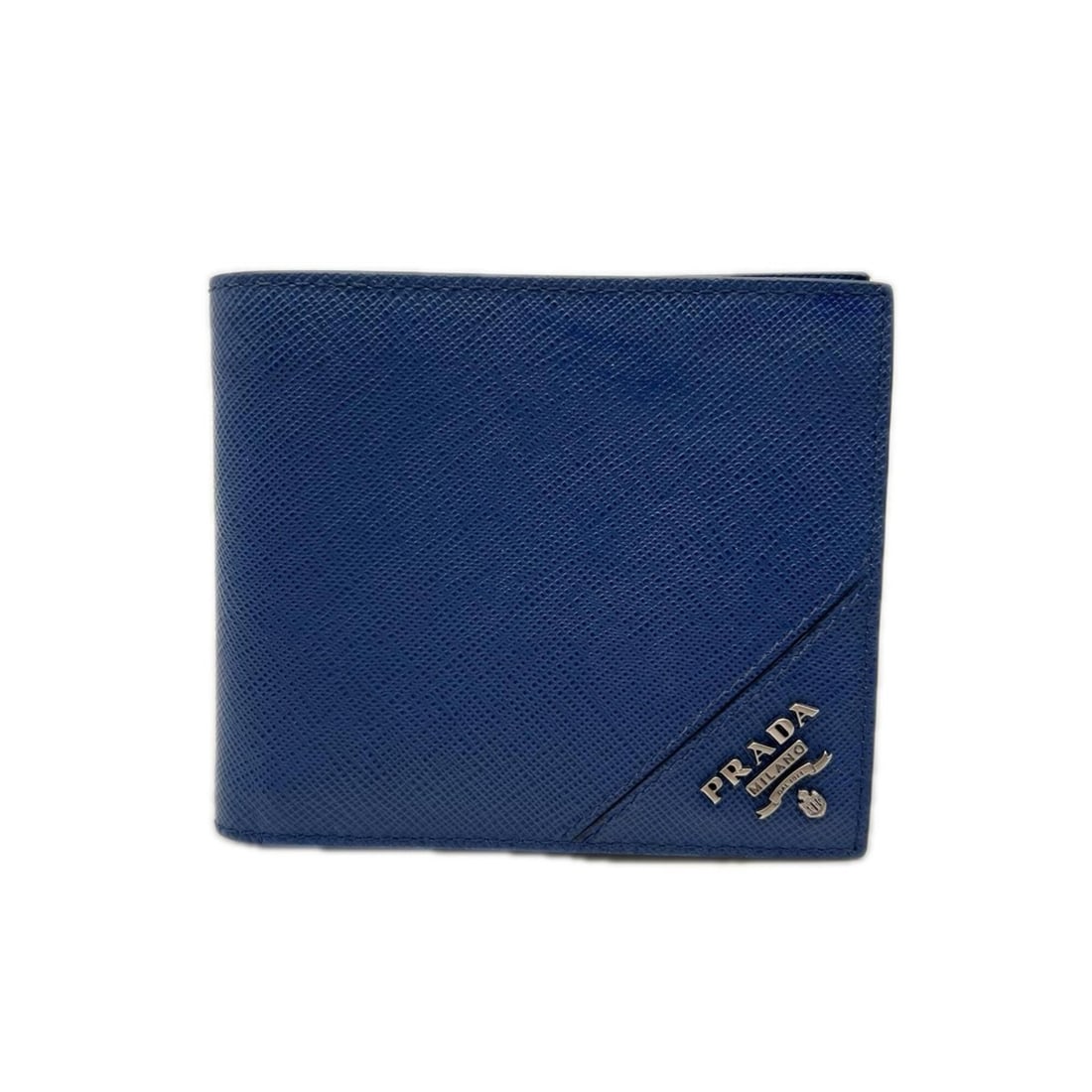 PRADA Saffiano Bi-fold Wallet 2M0513, Blue, Men's: --- Catalog ---Category: SizeWeight: 69g / 2.43oz.Size (HxWxD): 9.5cm x 11.5cm x 1.5cm / 3.74'' x 4.52'' x 0.59''Category: DesignType: Bill wallet (bi-fold)Color: BlueGender: MenClosure: OpenMaterial: