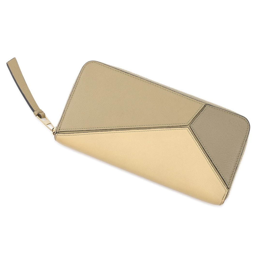Loewe Puzzle Zip-Around Wallet Leather Long LOEWE WALLET: --- Catalog ---Category: SizeSize (HxWxD): 10cm x 19cm / 3.93'' x 7.48''Category: DesignType: Long wallet (bi-fold)Color: Beige, BrownGender: WomenMaterial: Leather Category: GeneralBrand: LoeweCountr