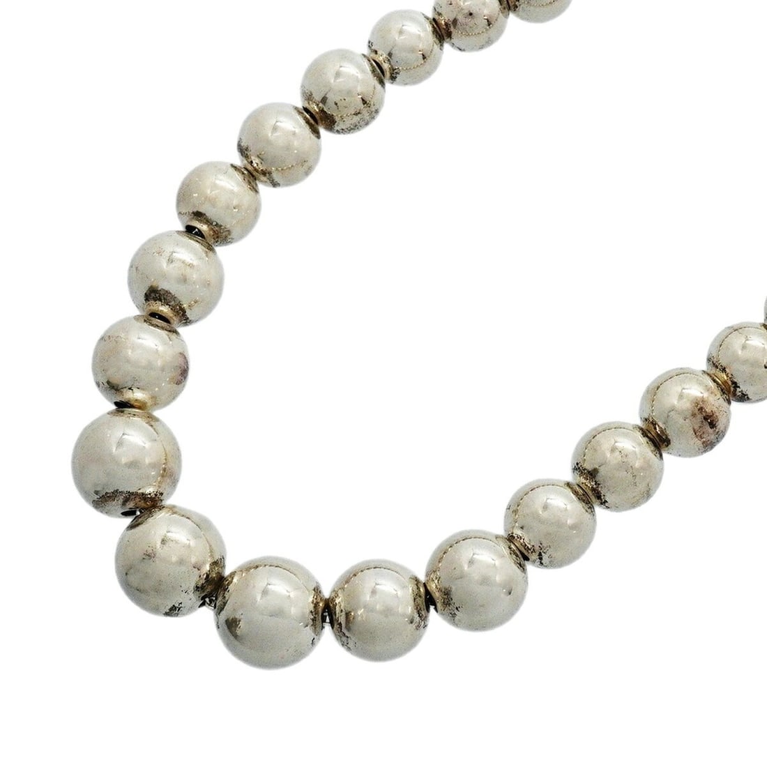 Tiffany & Co. Hardware Graduated Ball Necklace, Sterling Silver 925, Women's: --- Catalog ---Category: SizeNeck Circumference: 40.5 cm / 15.94''Category: DesignGender: WomenMaterial: Silver 925Necklace Type: NecklaceCategory: GeneralBrand: Tiffany--- Item List ---Section: Condi