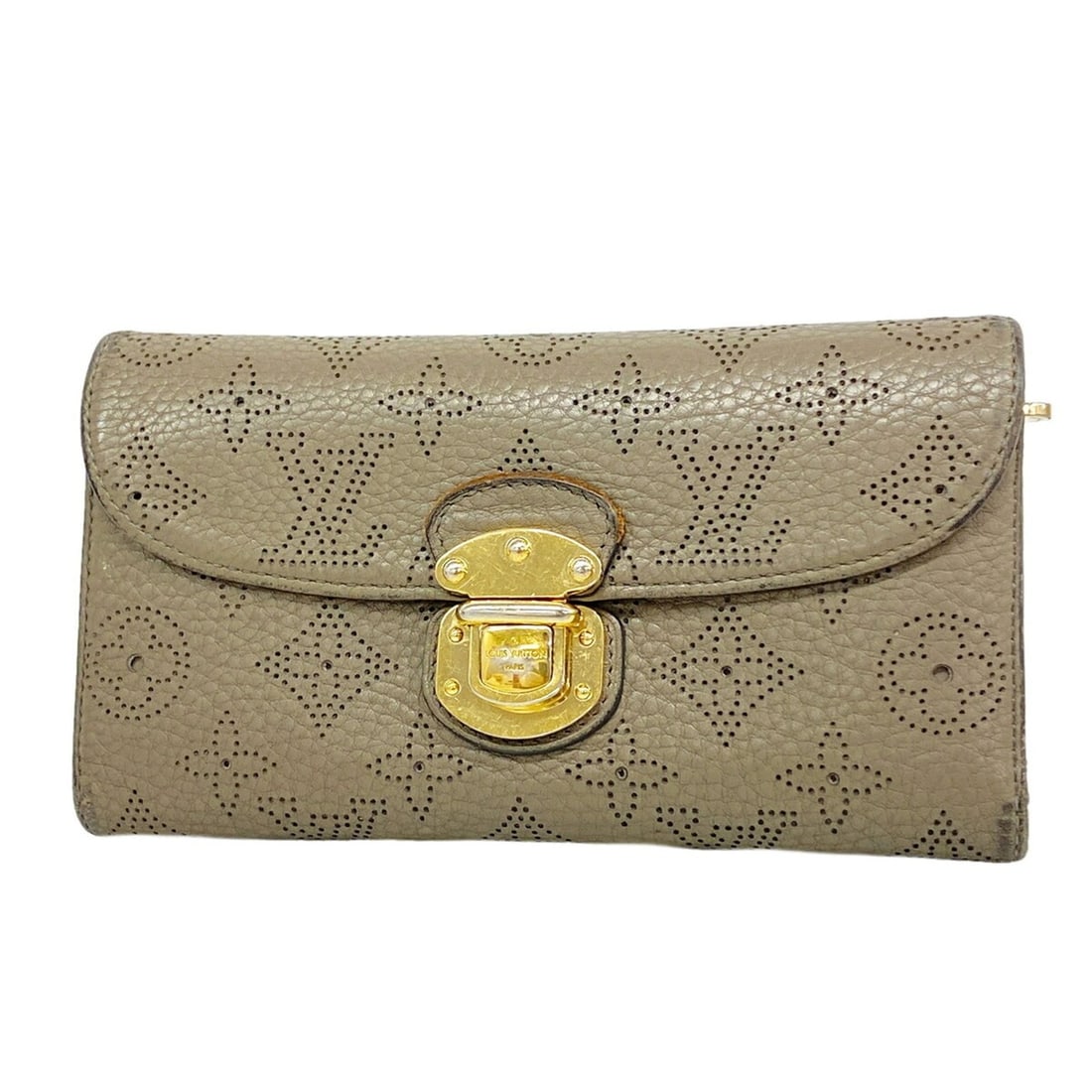 Louis Vuitton Mahina Portefeuille Amelia Tri-fold Long Wallet M93761 Taupe (Women's): --- Catalog ---Category: SizeSize (HxWxD): 11cm x 19cm x 2.5cm / 4.33'' x 7.48'' x 0.98''Category: DesignType: Long wallet (tri-fold)Color: TaupeGender: WomenCategory: GeneralMPN: M93761Brand: Louis V