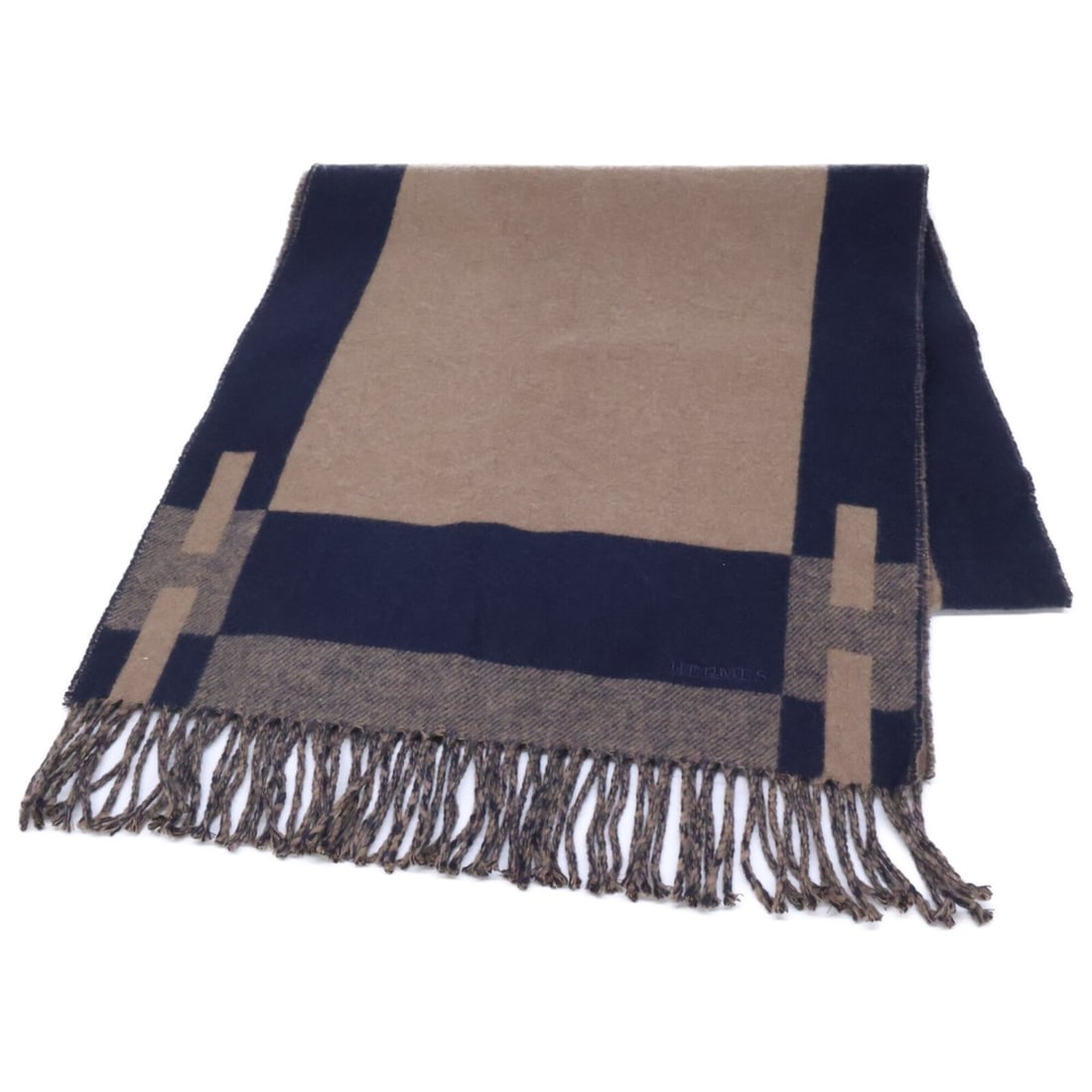HERMES H Passant Cashmere Fringe Stole Scarf Brown Men's: --- Catalog ---Category: SizeSize (LxW): 1.87m x 41cm / 73.62'' x 16.14''Category: DesignType: StoleColor: BrownGender: MenMaterial: Cashmere Category: GeneralBrand: Hermes--- Item List ---Section: Co