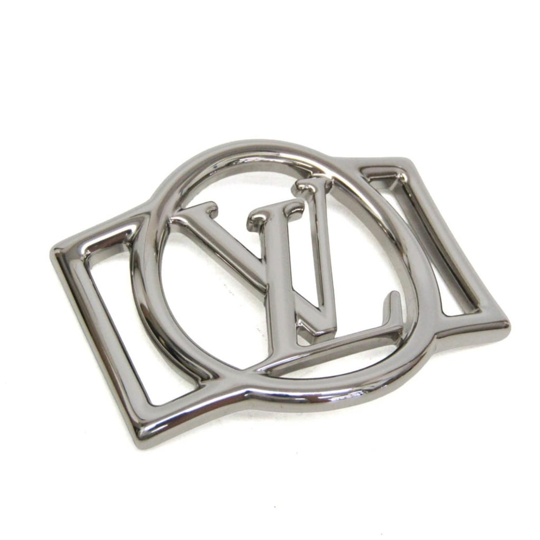 Louis Vuitton Metal Scarf Ring Silver LV logo buckle scarf ring M77106: --- Catalog ---Category: DesignType: Scarf ringColor: SilverGender: Women,MenMaterial: Metal Category: GeneralBrand: Louis VuittonModel: LV logo buckle scarf ring M77106Country of Origin: