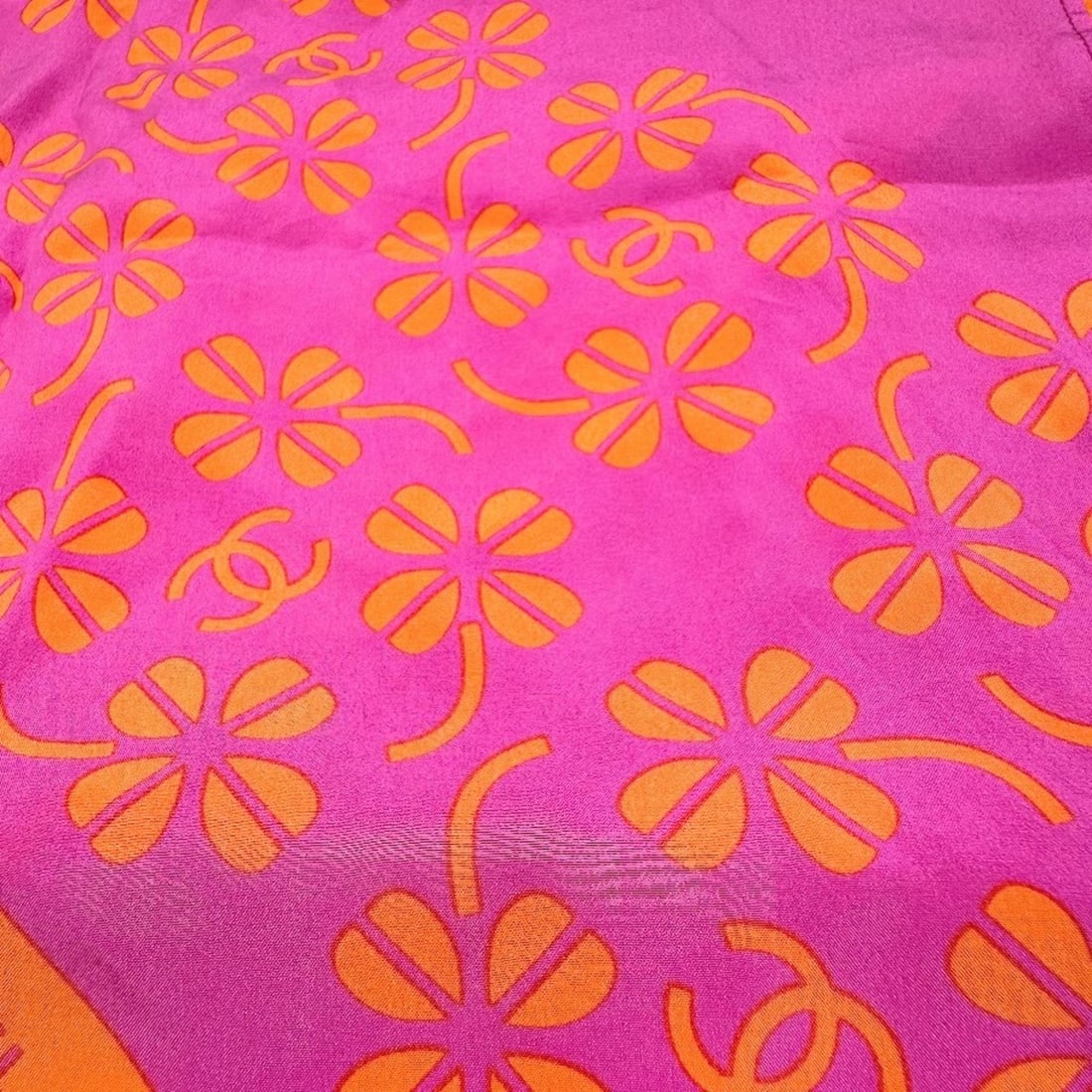 CHANEL Coco Mark Clover Scarf (Pink) - 7