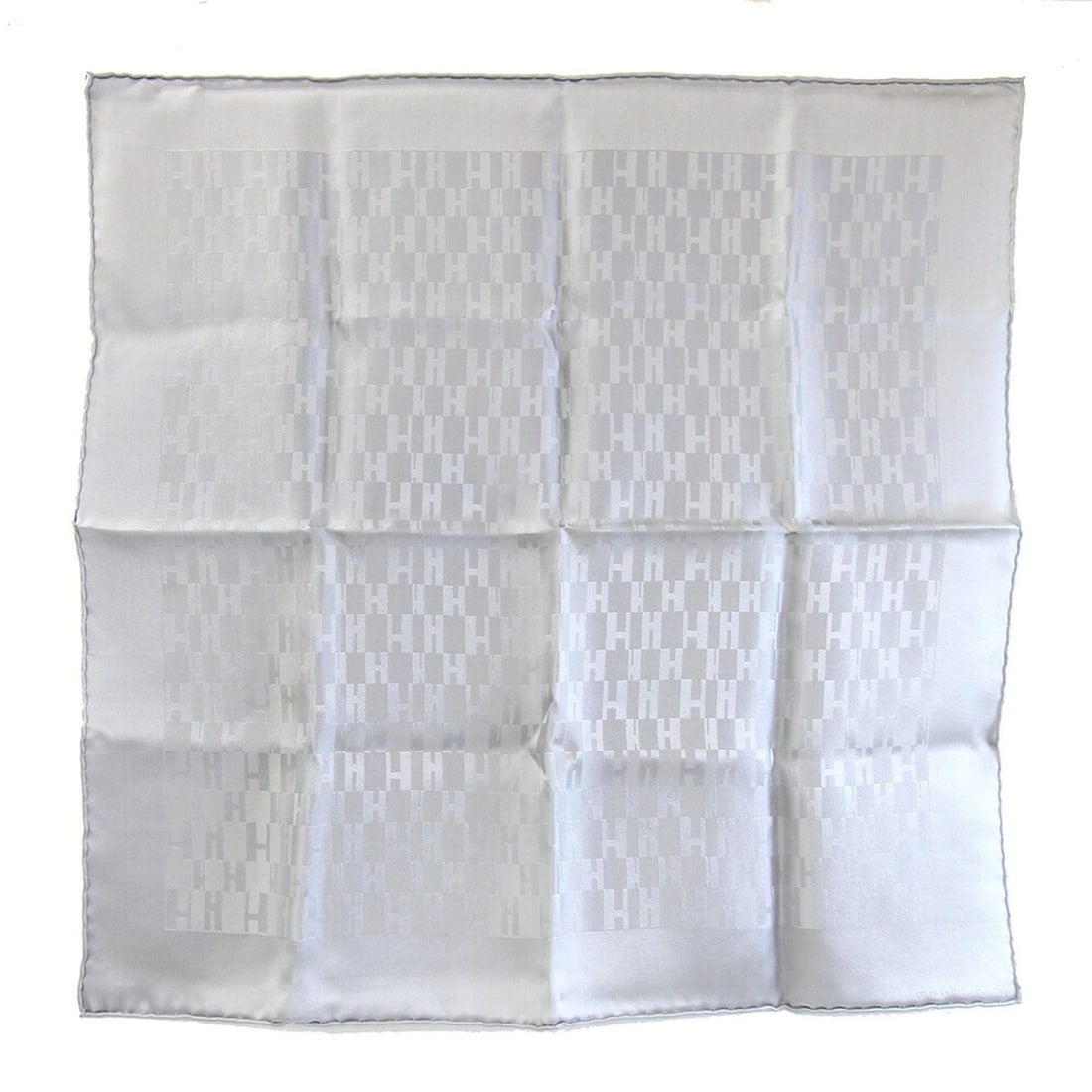 Hermes scarf, muffler, carre 40, silver, silk, handkerchief, H, petit carre, stole, women's, HERMES: --- Catalog ---Category: SizeSize (LxW): 42cm x 41cm / 16.53'' x 16.14''Category: DesignType: ScarfColor: SilverGender: WomenMaterial: Silk Category: GeneralBrand: HermesCountry of Origin: France--- I