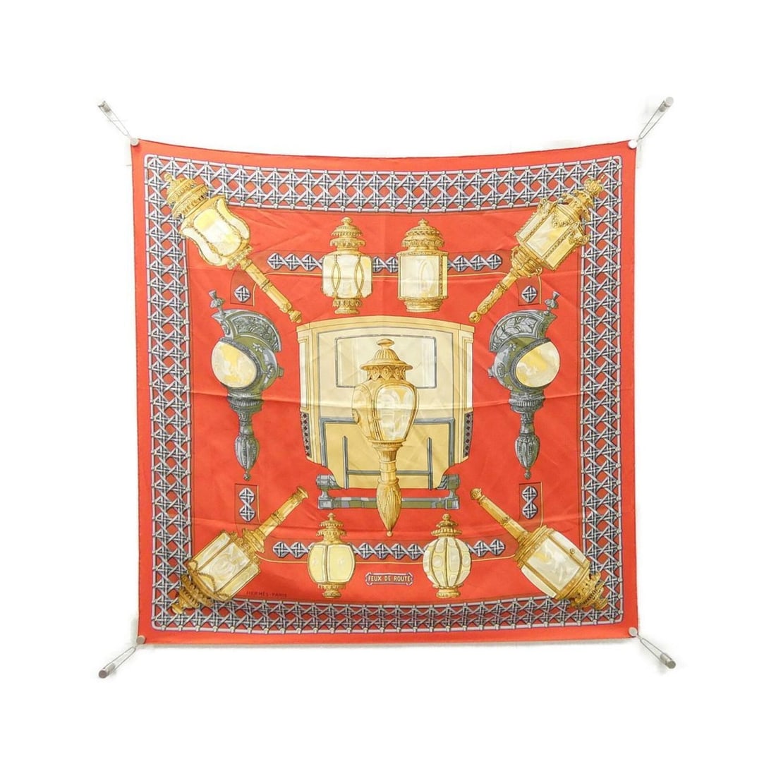Hermes Hermès FEUX DE ROUTE Carre Scarf Muffler: --- Catalog ---Category: SizeSize (LxW): 90cm x 90cm / 35.43'' x 35.43''Category: DesignType: ScarfColor: Beige, Red colorGender: Women,MenMaterial: Silk Category: GeneralBrand: Hermes--- Item List --