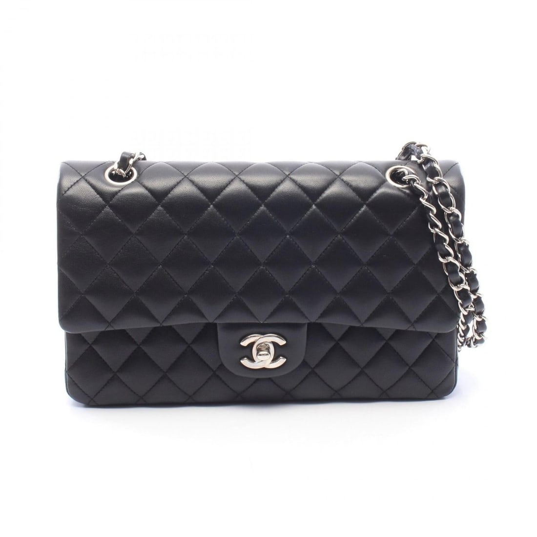 Chanel Matelassé Double Flap Shoulder Bag/Handbag, Lambskin Leather, Women's, Black (A01112): --- Catalog ---Category: SizeSize (HxWxD): 16cm x 25cm x 6.5cm / 6.29'' x 9.84'' x 2.55''Category: DesignType: Handbag, Shoulder bagColor: BlackGender: WomenMaterial: Leather Hardware Color: SilverLea