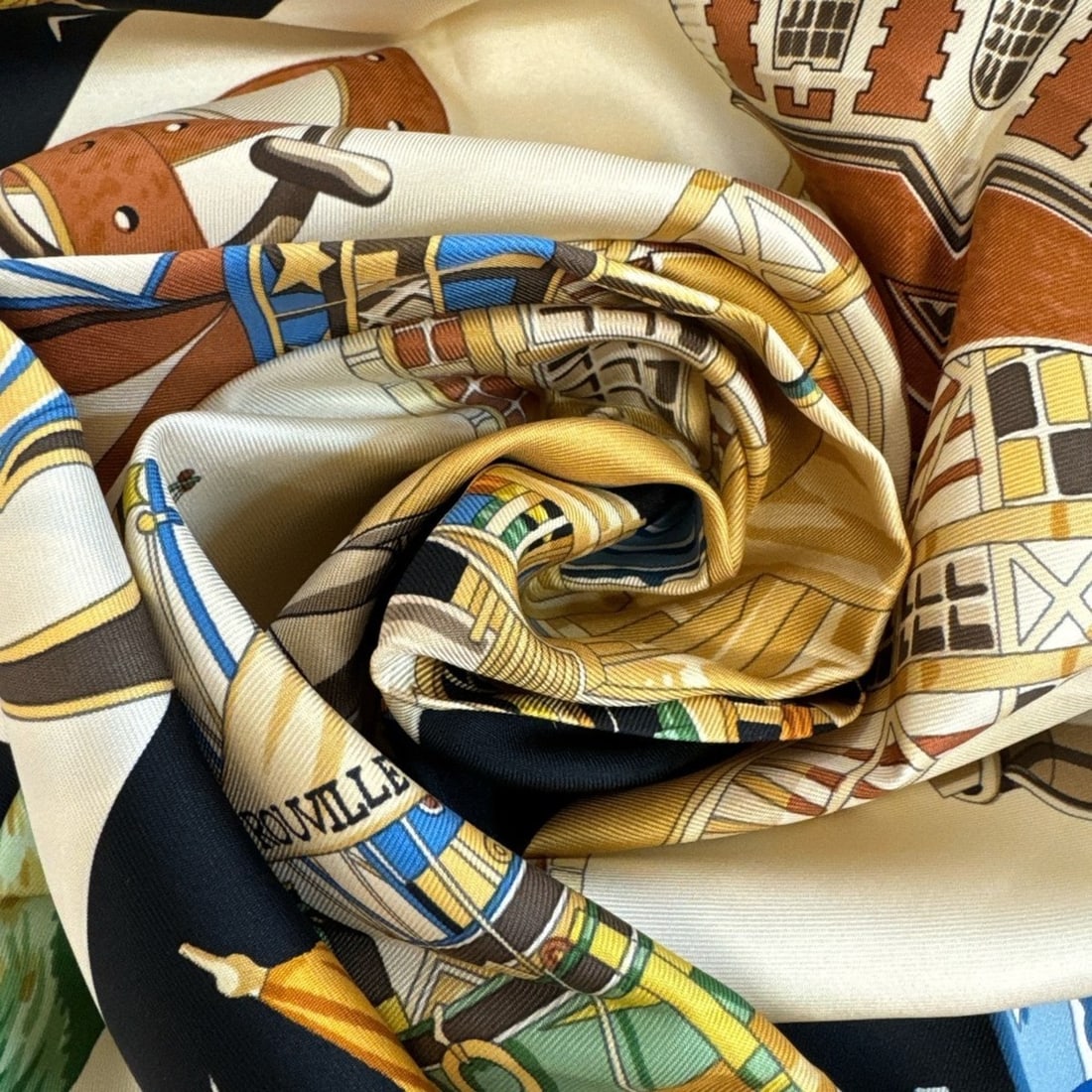 HERMES Carre 90 "Charm of the Normandy Coast" Scarf/Muffler, Black: --- Catalog ---Category: DesignType: ScarfColor: BlackGender: WomenMaterial: Silk Category: GeneralBrand: Hermes--- Item List ---Section: ConditionRanking: Rank S Used - Mint condition, like new