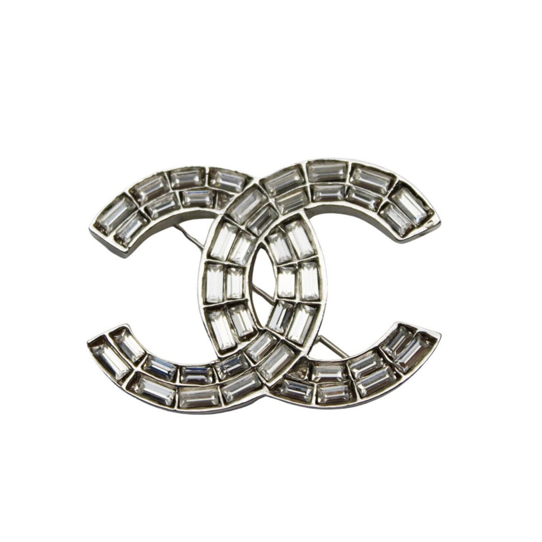 Chanel brooch for women, brand name, metal rhinestone, Coco Mark, silver rhinestone.: --- Catalog ---Category: SizeCharm Size: 3.3cm x 4.5cm / 1.30'' x 1.77''Category: DesignType: BroochColor: SilverGender: WomenMaterial: Metal, RhinestoneCategory: GeneralBrand: ChanelCountry of Origin