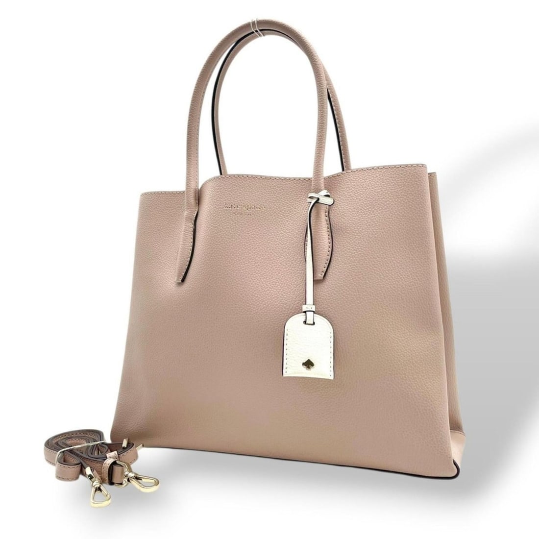 Kate Spade Eva Medium Satchel WKRU5696 Tote Bag Handbag Shoulder Leather Light Pink Women's S96: --- Catalog ---Category: SizeSize (HxWxD): 26cm x 31cm x 13cm / 10.23'' x 12.2'' x 5.11''Category: DesignType: Handbag, Shoulder bag, Tote bagColor: Light pink, WhiteGender: WomenMaterial: Leather Cat