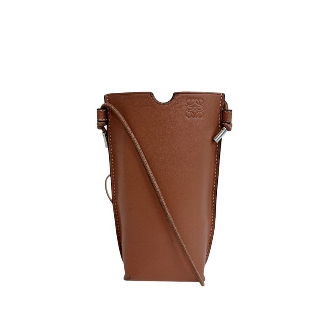 LOEWE Leather Pouch, Brown: --- Catalog ---Category: SizeSize (HxWxD): 16.5cm x 8.5cm x 4cm / 6.49'' x 3.34'' x 1.57''Strap Length: 119cm / 46.85''Category: DesignType: PouchColor: BrownGender: WomenMaterial: Leather Category: