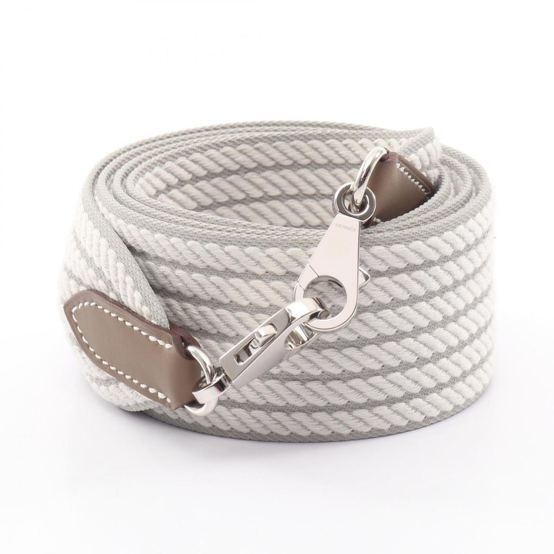 Hermes Bandoulière Sangle Cordage 50mm Gris Perle Etoupe Shoulder Strap Accessory Canvas Leather: --- Catalog ---Category: SizeSize (HxWxD): 113cm x 5cm / 44.48'' x 1.96''Category: DesignType: StrapColor: Gray, WhiteGender: WomenMaterial: Canvas, Leather, Swift leatherCategory: GeneralBrand: Herme