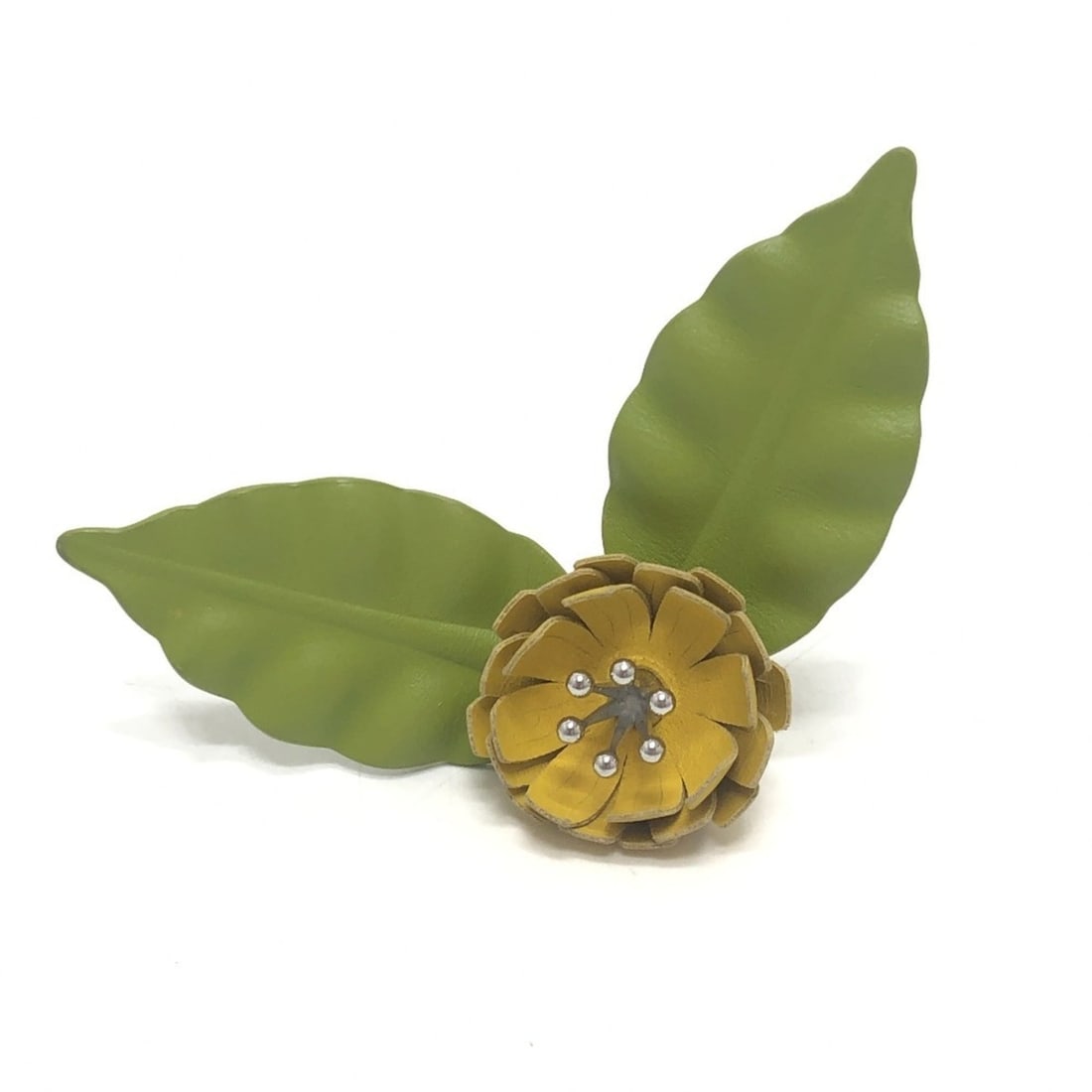LOEWE (Loewe) Spring/Summer 2026 Flower Pin Brooch - Accessories, Fashion Brooch, Leather, Women's,: --- Catalog ---Category: SizeSize (HxWxD): 6.5cm x 10.5cm / 2.55'' x 4.13''Category: DesignType: Pin broochColor: Green, YellowGender: WomenSeason: Spring/summerMaterial: LeatherCategory: