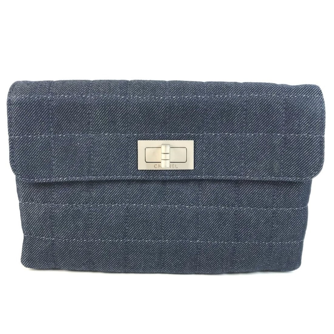 CHANEL 2.55 Metal Fittings Logo Chocolate Bar Bag Flap Second Clutch Denim Men's Women's Blue: --- Catalog ---Category: SizeSize (HxWxD): 13.5cm x 20.5cm / 5.31'' x 8.07''Category: DesignType: Clutch bagColor: BlueGender: Men,Women,UnisexMaterial: Denim Category: GeneralLine: 2.55Brand: ChanelC