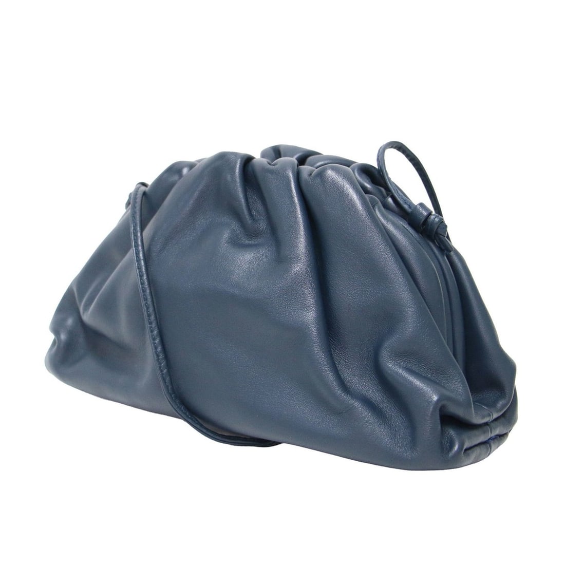 BOTTEGA VENETA The Pouch 20 Shoulder Bag / Crossbody Bag, Cowhide Leather, Navy, Women's: --- Catalog ---Category: SizeSize (HxWxD): 12cm x 22cm x 5cm / 4.72'' x 8.66'' x 1.96''Category: DesignType: Pochette, Shoulder bagColor: NavyGender: WomenMaterial: Leather Leather/Fur Type: CalfskinC