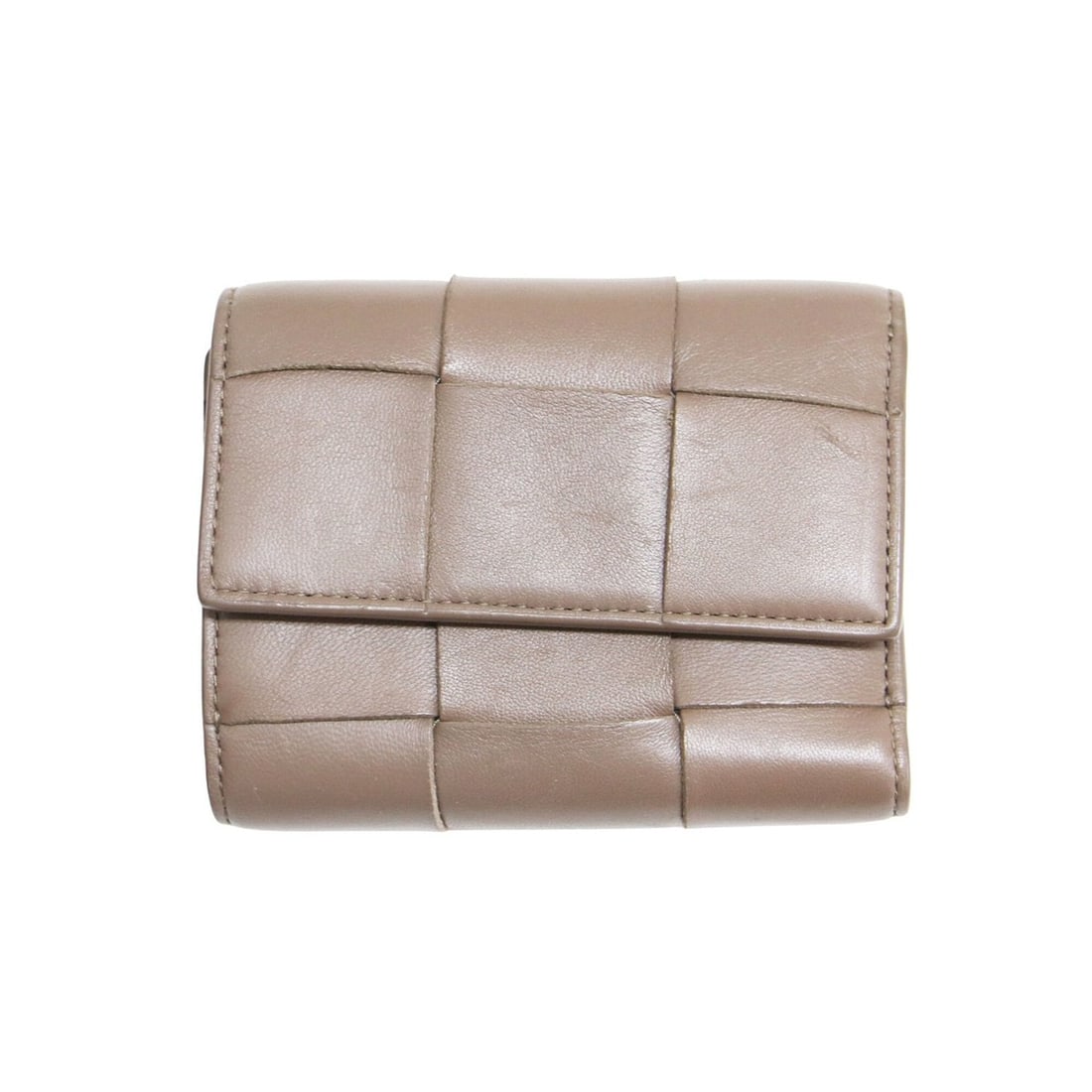 BOTTEGA VENETA Bottega Veneta Wallet Brown Cassette Tri-fold Snap Button Intrecciato Nappa Leather: --- Catalog ---Category: SizeSize (HxWxD): 10cm x 11.5cm / 3.93'' x 4.52''Category: DesignType: Wallet (tri-fold)Color: BrownGender: WomenMaterial: Leather Category: GeneralBrand: Bottega