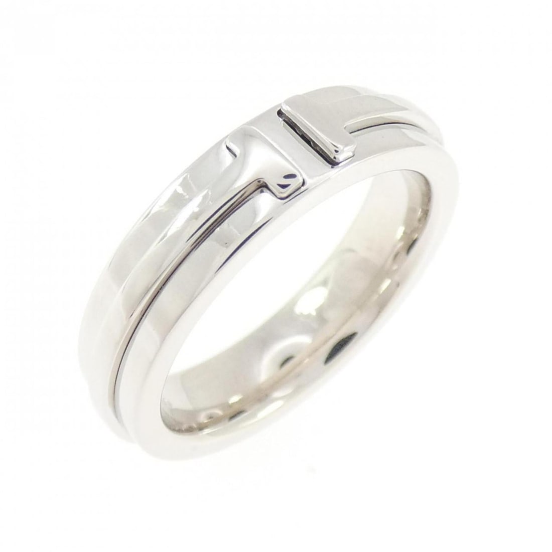 Tiffany T-Two Narrow Ring: --- Catalog ---Category: SizeJP Size: 9US Size: 5Category: DesignType: Band ringGender: WomenMaterial: White gold (18K)Category: GeneralBrand: Tiffany--- Item List ---Section: ConditionRanking: Rank S