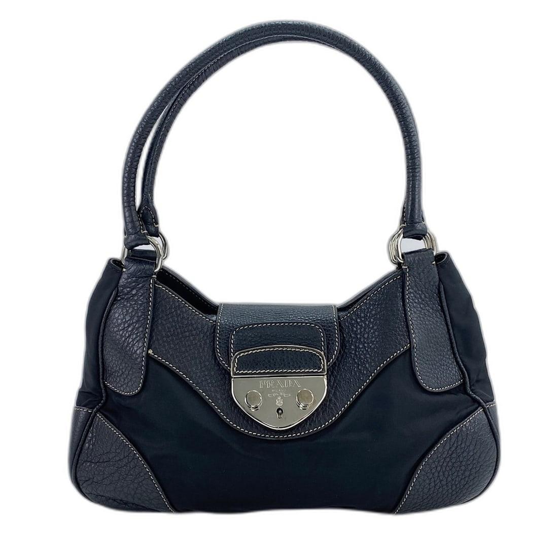 Prada handbag, black: --- Catalog ---Category: SizeHandle Drop: 21.00cm / 8.27''Size (HxWxD): 16cm x 31cm x 11cm / 6.29'' x 12.2'' x 4.33''Category: DesignType: HandbagColor: BlackGender: WomenCategory: GeneralBrand: