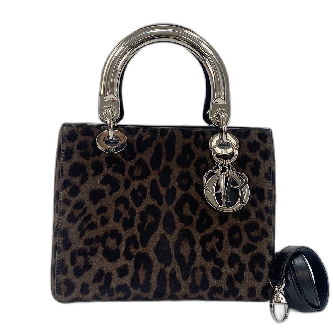 Christian Dior Lady Shoulder Bag Handbag Brown: --- Catalog ---Category: SizeHandle Drop: 10.00cm / 3.94''Size (HxWxD): 19cm x 24cm x 13cm / 7.48'' x 9.44'' x 5.11''Strap Length: 80cm / 31.49''Category: DesignType: Handbag, Shoulder bagColor: Brown