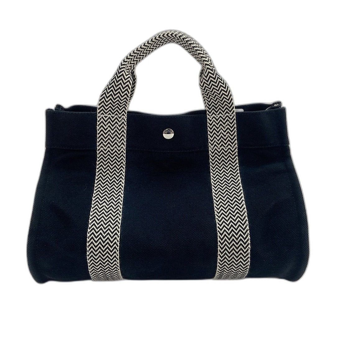 Hermes Cannes PM handbag, black: --- Catalog ---Category: SizeHandle Drop: 15.00cm / 5.91''Size (HxWxD): 24cm x 34cm x 20cm / 9.44'' x 13.38'' x 7.87''Category: DesignType: HandbagColor: BlackGender: WomenCategory: GeneralBrand: Herm